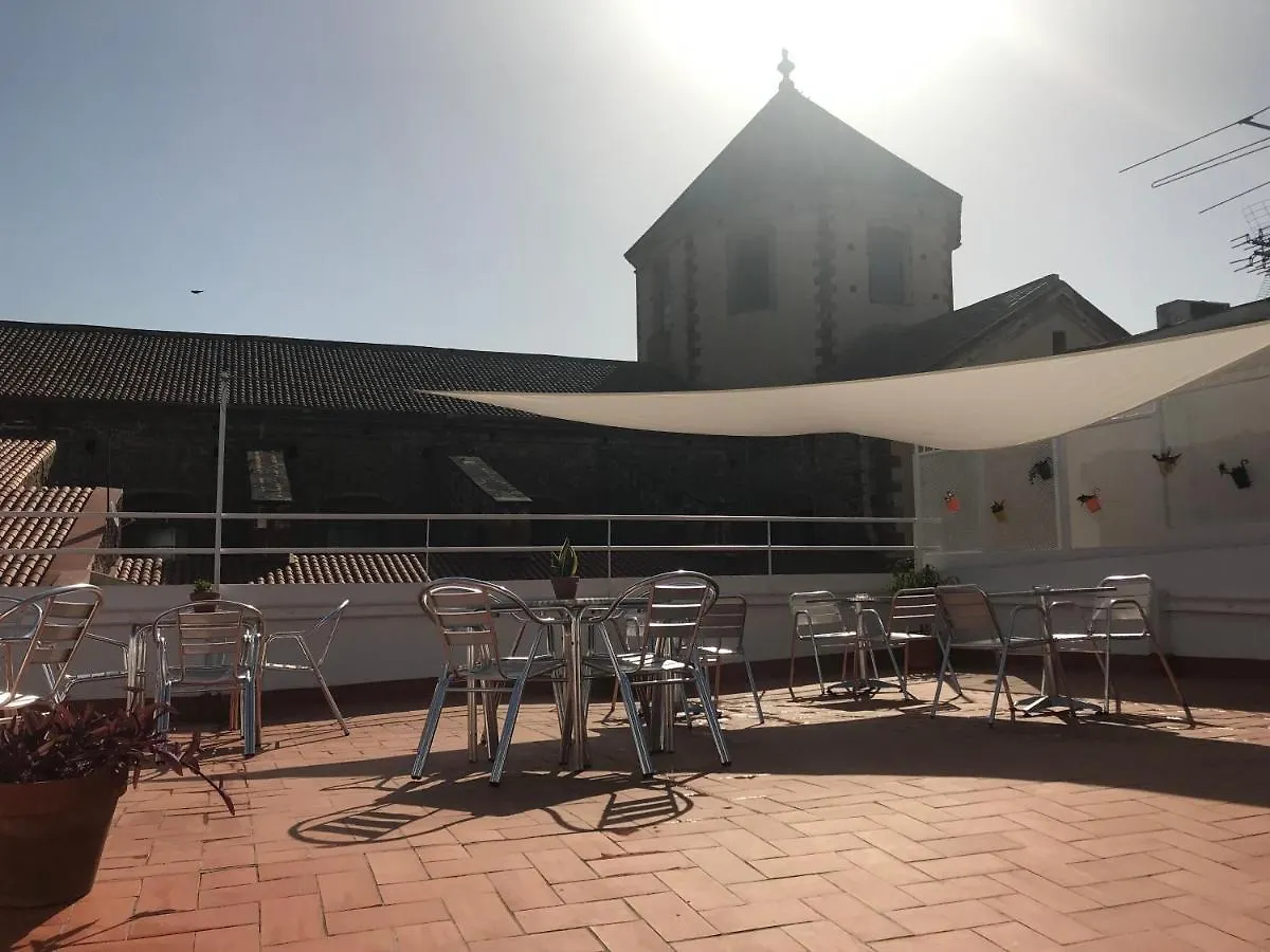 Konukevi Hostal La Terrassa Barselona