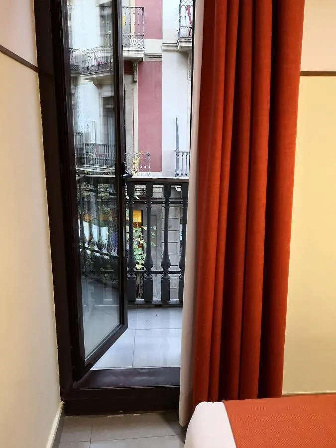 Hostal La Terrassa Barselona 0*,