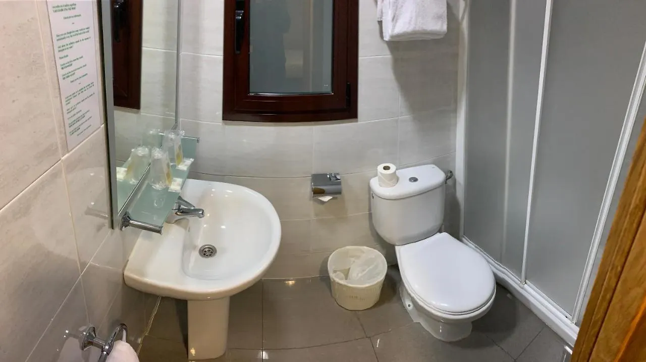 Hostal La Terrassa Barselona 0*,